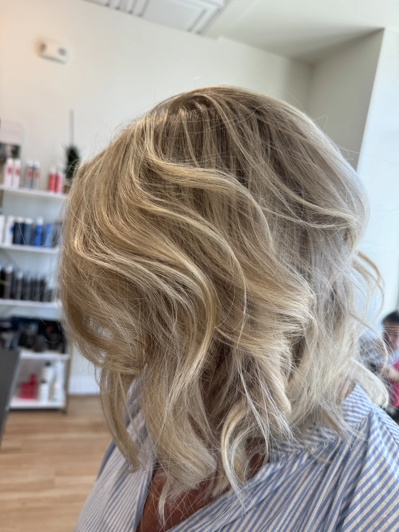 Dimensional blonde color by Kelly